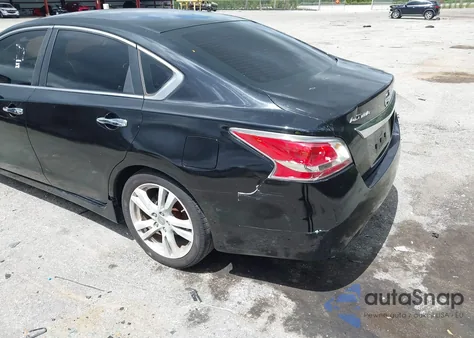 2015 Nissan Altima 2.5 S из США, поврежденный, VIN 1N4AL3AP4FC473261